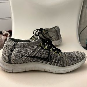 Nike Free Run Fly Knit slip on sneakers